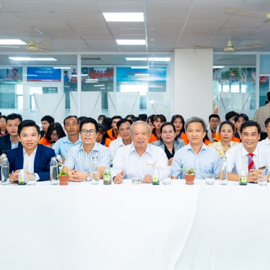 Lễ chuyển giao công nghệ máy lọc nước giữa Viện Khoa học Ứng dụng HUTECH và Công ty New Life